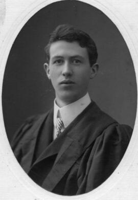 Photograph of Robert John MacInnis : Class of 1905