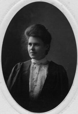Photograph of Mary Elizabeth MacKenzie : Class of 1906