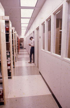 Photograph of the W.K. Kellogg Health Science Library hallway