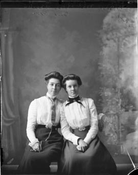 Photograph of Miss Mary Jane McRae & Miss Christena Belle McRae