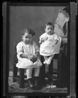 Photograph of the children of Mrs. Norman Williams