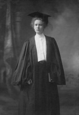 Photograph of Barbara Lois MacKay : Class of 1907