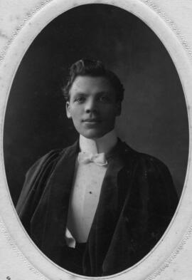 Photograph of George Claremont Taylor : Class of 1906
