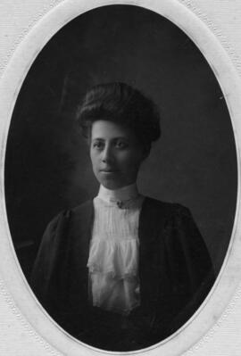 Photograph of Alice Maude Haverstock : Class of 1906