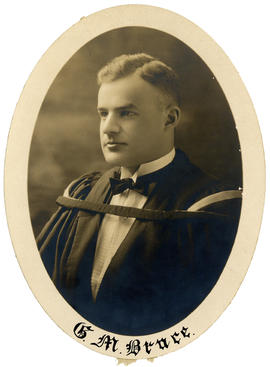 Portrait of Gordon Murphy Bruce : Class of 1925