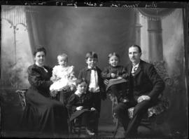 Photograph of the family of Alex Munroe