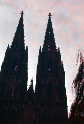Photograph of the Cologne Cathedral (Kölner Dom), two spires