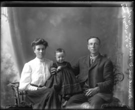 Photograph of Duncan Daniel Holmes and family