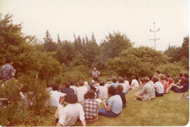 Photograph of Charlie Murray addressing a seated crowd at the First Roscoe Fillmore Memorial Picnic