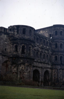 Photograph of the Porta Nigra from the side, vertical
