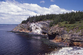 Photograph of rugged coastline along the Gaff Point trail, near Kingsburg, Nova Scotia
