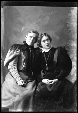 Photograph of Mrs. & Miss Foot