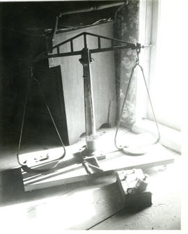 Photograph of a gold-weighing scale used at the Whiteburn mine in Molega, Nova Scotia