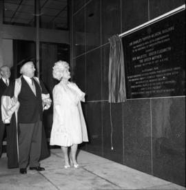 Photograph of the Queen Mother unveiling a plaque at the Tupper Building