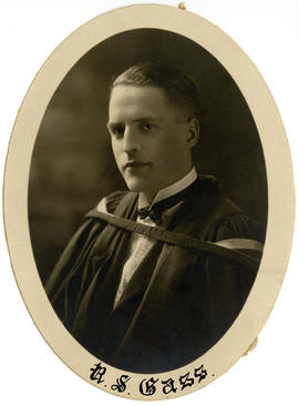 Portrait of Roydon Simpson Gass : Class of 1925