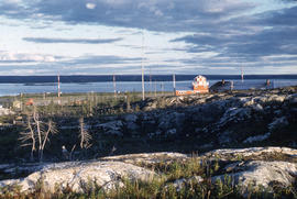 Photograph of transmission towers and buildings in Fort Chimo, Quebec