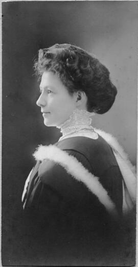 Photograph of Martha Ellen Dewis : Class of 1910