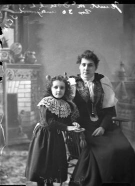 Photograph of Jeanie McDonald and daughter