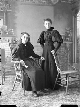 Photograph of Maud and Annie McKinnen