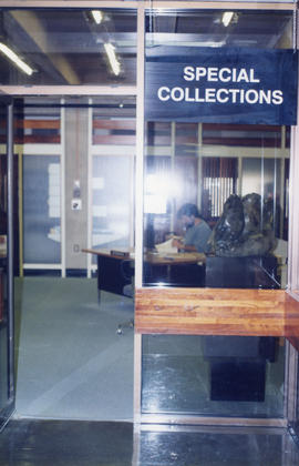 Photograph of the Special Collections Reading Room in the Killam Memorial Library, Dalhousie Univ...