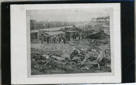 Photographs of the No.1 Canadian General Personnel Lines after an air raid on May 19th, 1918, Éta...