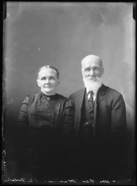 Photograph of Mr. & Mrs. George Munro