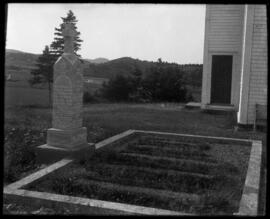 Photograph of the MacDonald Monument