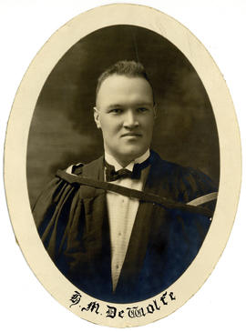 Portrait of Henry Mitchell DeWolfe : Class of 1924