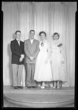 Photograph of the wedding party at the Bugby - Steeves wedding