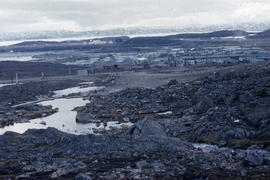 Photograph of the town of Frobisher Bay and the surrounding landscape