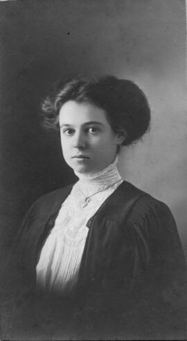 Photograph of Dorothy Constance Gorham : Class of 1910