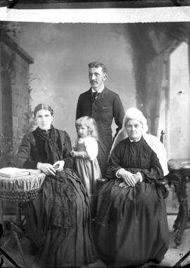 Photograph of A. F. Grant and family