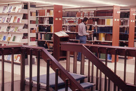 Photograph of the W.K. Kellogg Health Science Library top of staircase