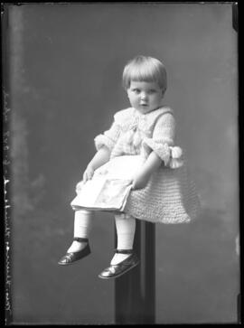 Photograph of the daughter of Mrs. Muirhead/Murray