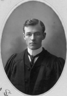 Photograph of Robert Anderson Watson : Class of 1907