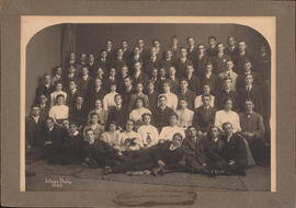 Photograph of freshman class of 1910