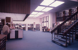 Photograph of the W.K. Kellogg Health Science Library main floor