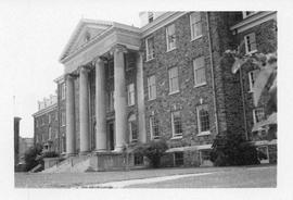 Photograph of the King's College arts and administration building
