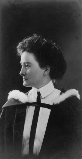 Photograph of Kathleen Isabelle MacAloney : Class of 1910