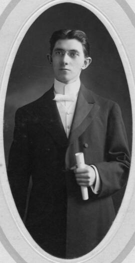 Photograph of Elbridge Archibald Kirker : Class of 1907