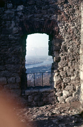 Photograph of a window at  the ruins at Drachenfels