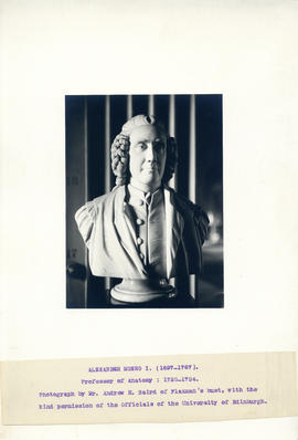 Photograph of Alexander Munro I bust (1697-1767)