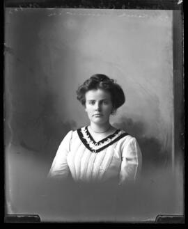 Photograph of Bessie Cameron