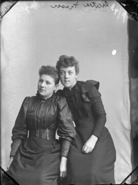 Photograph of Gertie Fraser and her friend