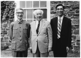Photograph of Henry Hicks with Chang Wen-Chin and Ni Cheng-Tsien