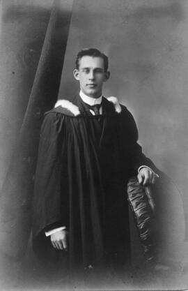 Photograph of Daniel Cobb Harvey : Class of 1910