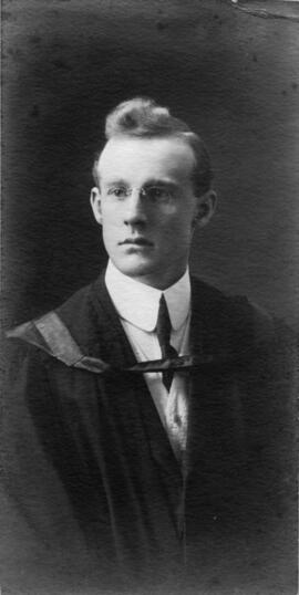 Photograph of Edward Shelburne Kent : Class of 1910