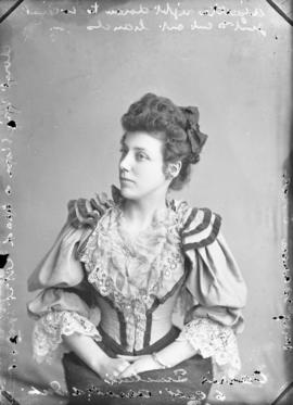 Photograph of Carrie Sinclair