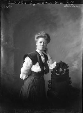 Photograph of Mrs. D.F. McKenzie