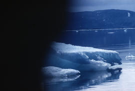 Photograph of an ice floe in Frobisher Bay